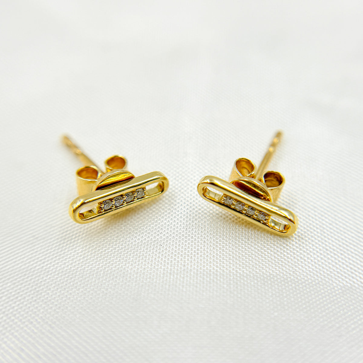 EFA54272. 14K Solid Yellow Gold Diamond Stud Earring