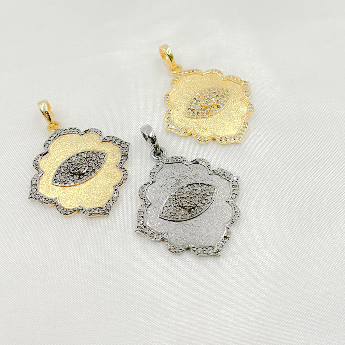DP297. Diamond Silver Eye Flower Pendant