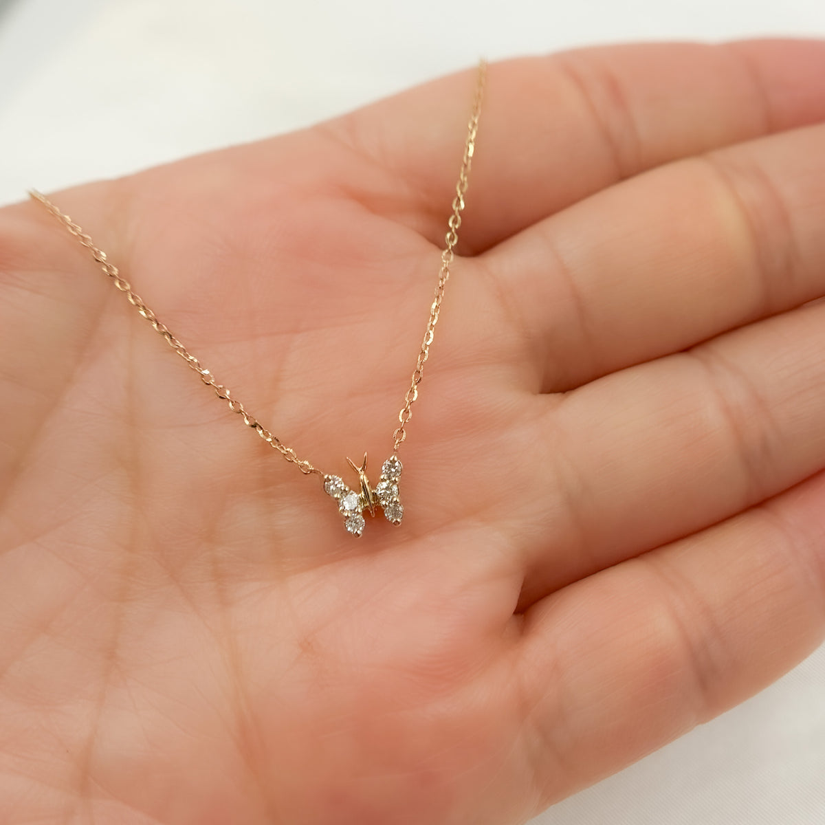NT400107. 14K Solid Gold Diamond Butterfly Shape Necklace