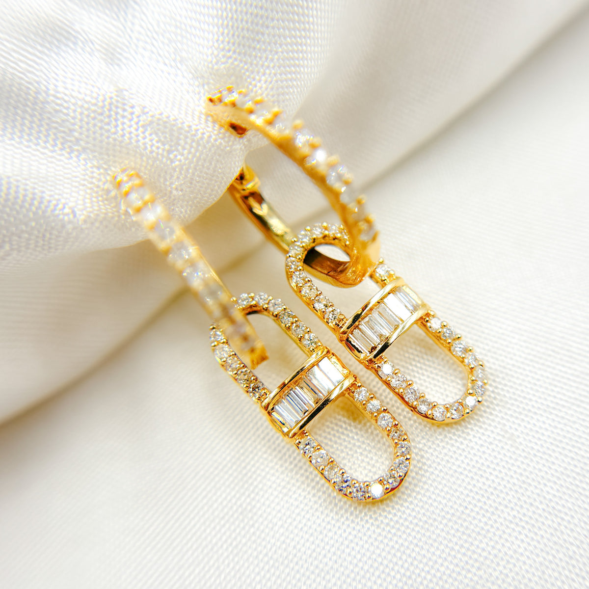 EHH56673. 14K Solid Gold Diamond Dangle Hoop Earrings