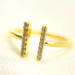 Load image into Gallery viewer, 14K Solid Yellow Gold Bars Diamond Ring.