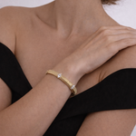 Load image into Gallery viewer, BFG61283. 14K Solid Gold Elegant Diamond Bangle