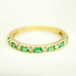 Load image into Gallery viewer, 14K Solid Yellow Gold Diamond and Emerald Band Ring