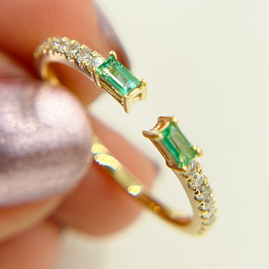 14K Solid Gold Diamond & Emerald Ring.