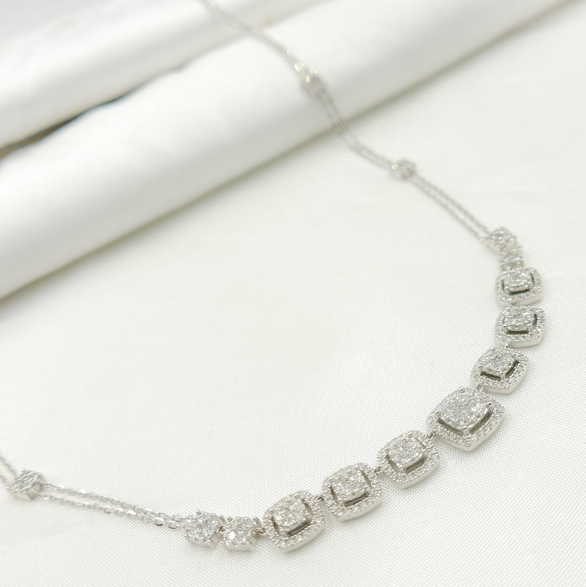 NK112596. 14K Solid White Gold Diamond Necklace