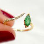 Load image into Gallery viewer, 14K Solid Gold Diamond and Leaf Emerald Ring.
