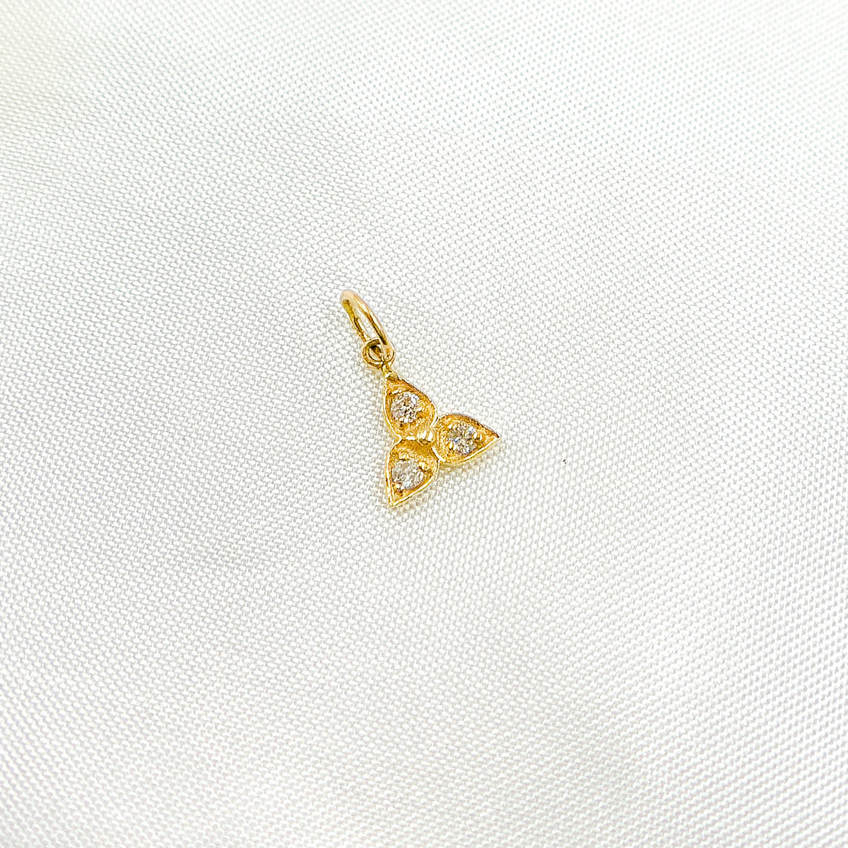14K Solid Gold Three Petal Flower with Diamonds. GDP402