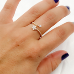 Load image into Gallery viewer, 14k Solid Yellow Gold Flower Diamond Ring.