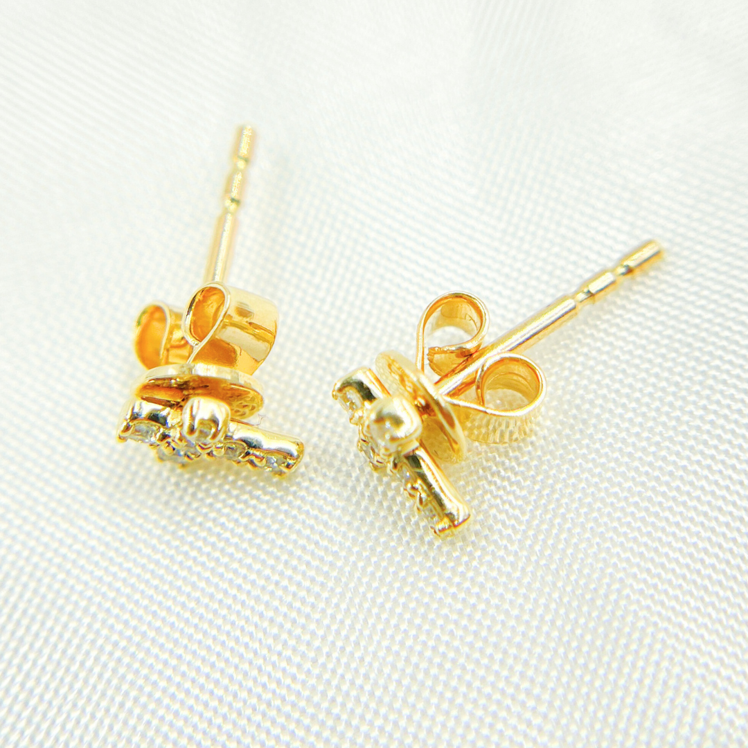ER413908Y. 14 Solid Yellow Gold Diamond Cross Studs