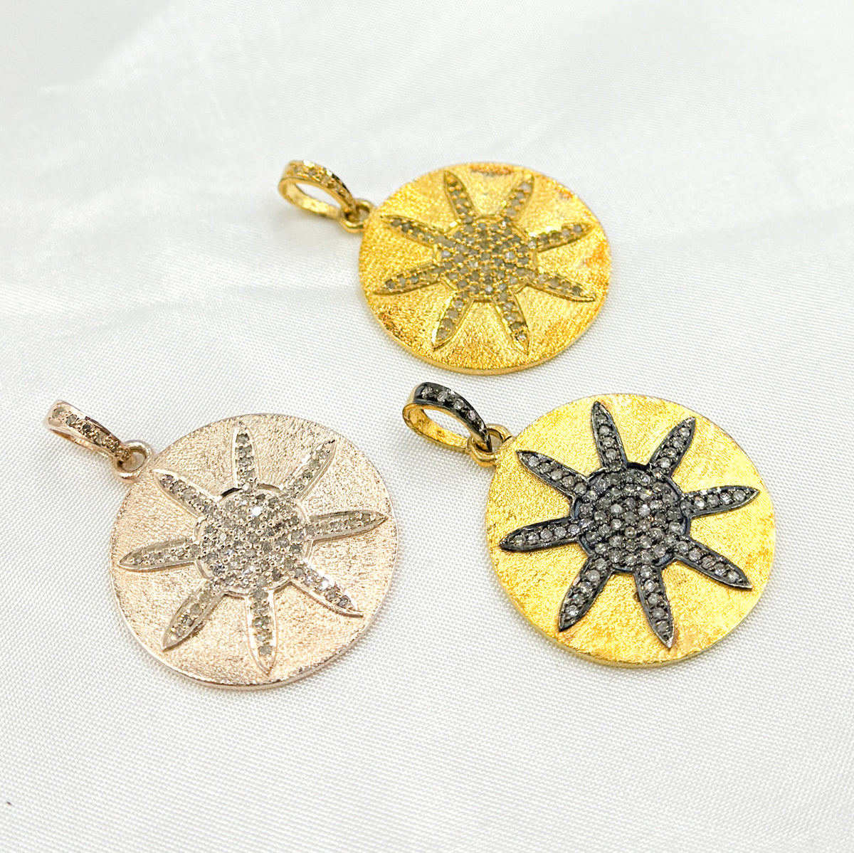 DP348. Diamond & Sterling Silver Round Flower Pendant