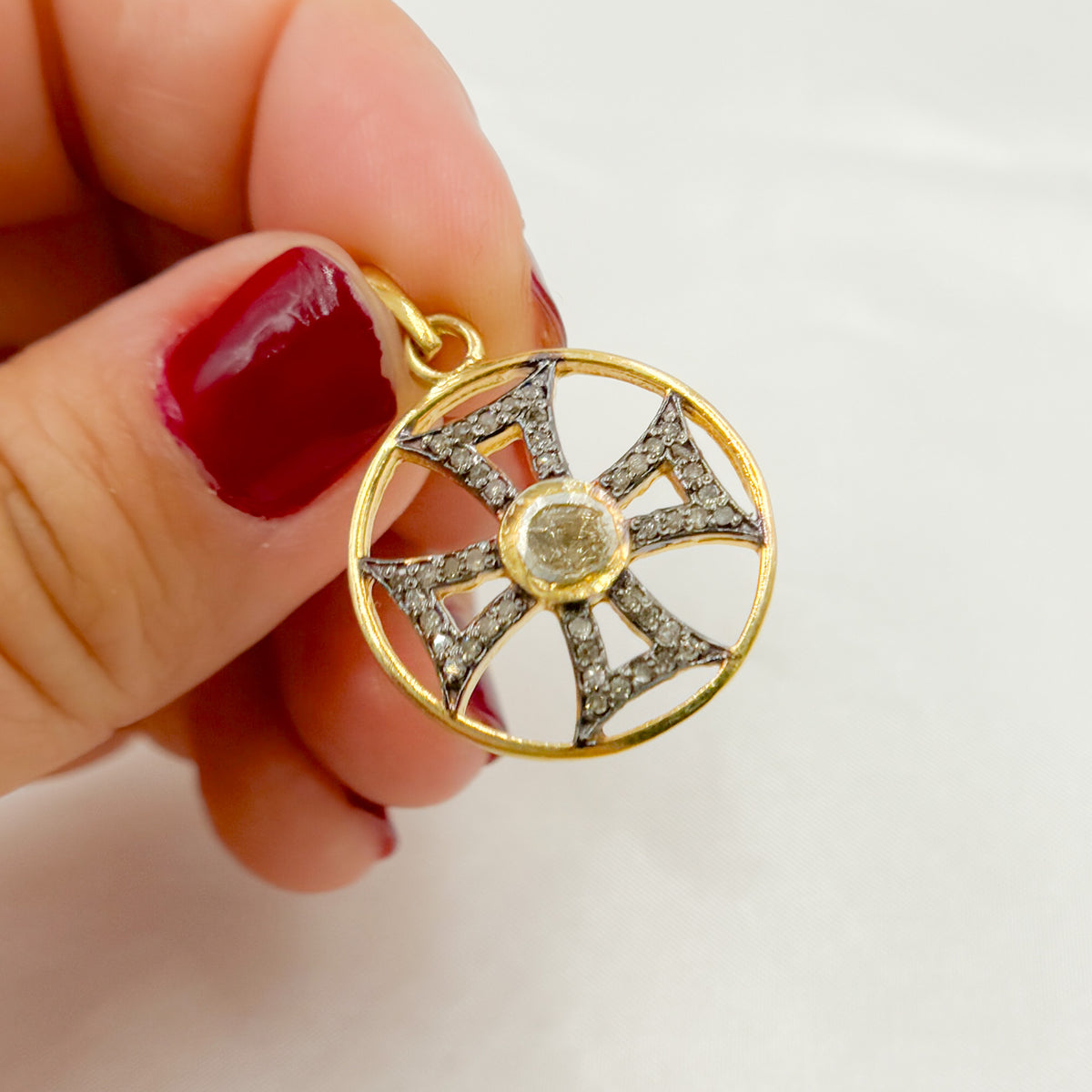 DP457. Diamond Sterling Silver Round Cross Pendant with Polki Diamond