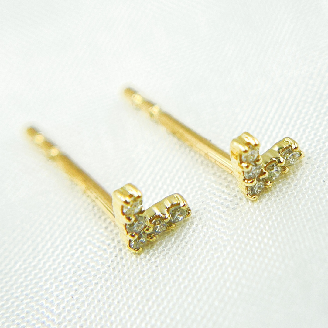 14k Solid Yellow Gold Diamond Triangle Studs. ER413639Y