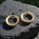 Load image into Gallery viewer, GER105. 14K Solid Gold Flat Diamond Cut Hollow Hoop Earrings