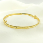 Load image into Gallery viewer, Bangle15. 14K Solid Gold Matte Star Textured Bangle