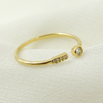 Load image into Gallery viewer, 14K Solid Gold Diamond Ring.