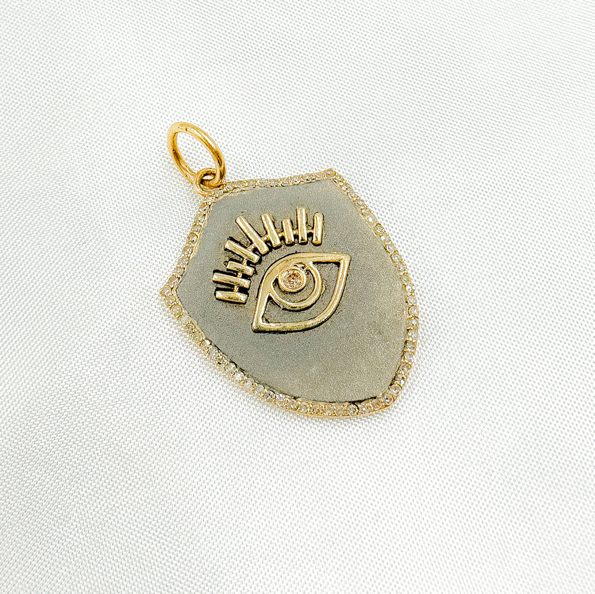 KSG73. 14k Solid Gold and Sterling Silver Shelf Eye Charm