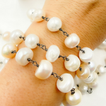 Load image into Gallery viewer, Peach Pearl Oxidized Oxidized Wire Chain. PRL44