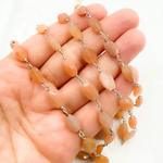 Load image into Gallery viewer, Peach Moonstone Oval Shape Wire Chain. MS63