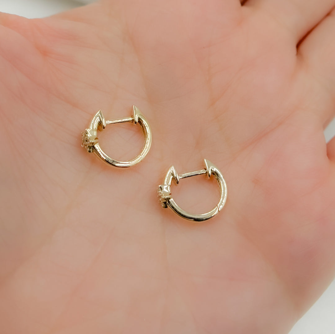 14k Solid Gold Diamond Star Stud Earrings. HP402530Y