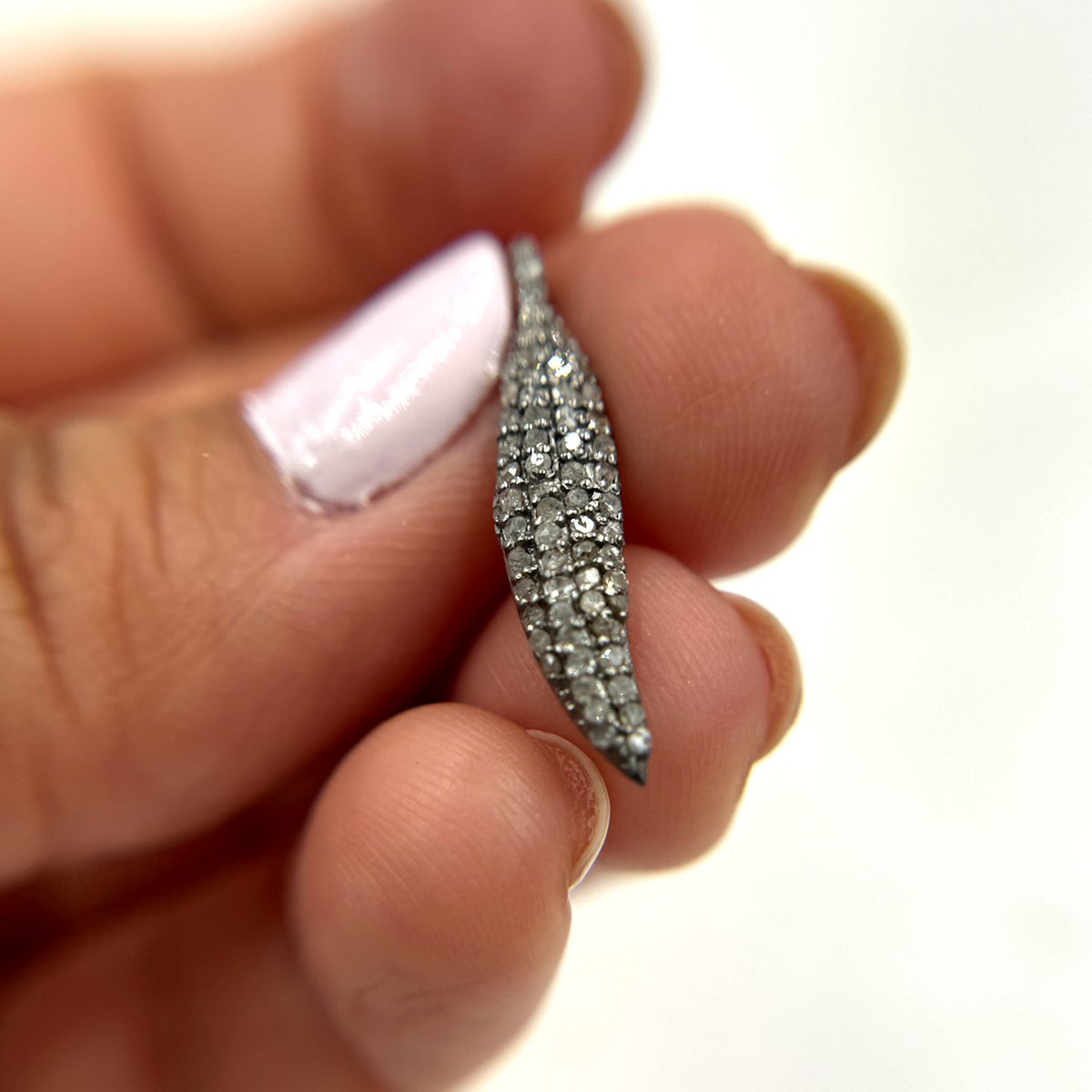DC053. Diamond Sterling Silver Leaf Shape Pendant