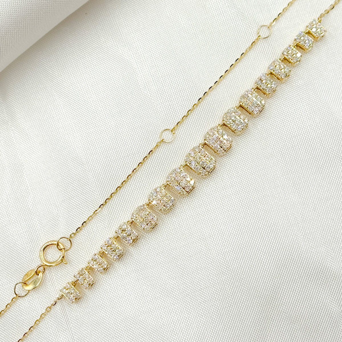 NK401351. 14K Solid Gold Diamond Rectangles Necklace