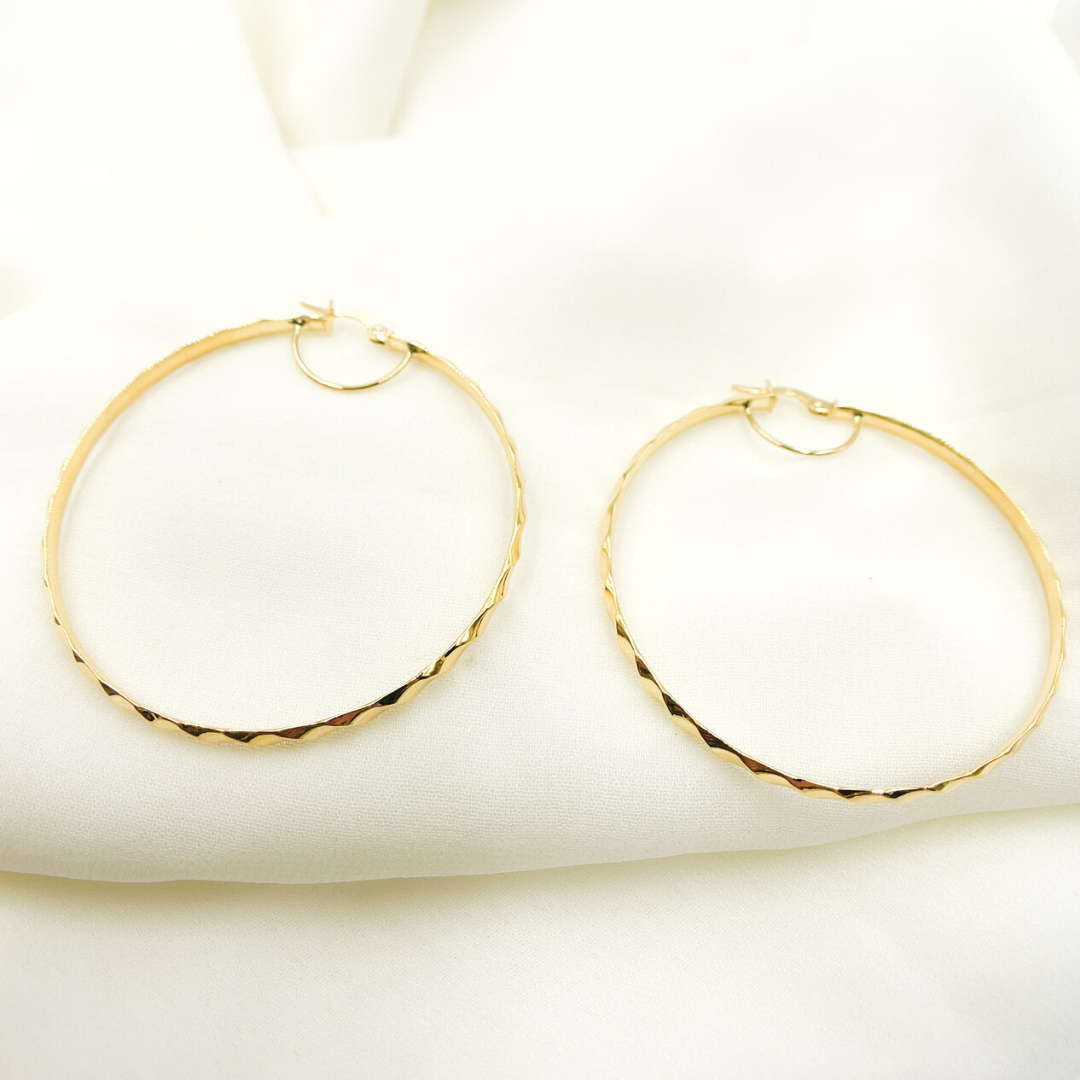 14K Gold Twisted Hoop Earrings. GER106