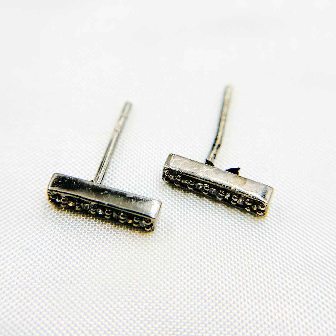 DE042. Diamond Sterling Silver Bar Studs