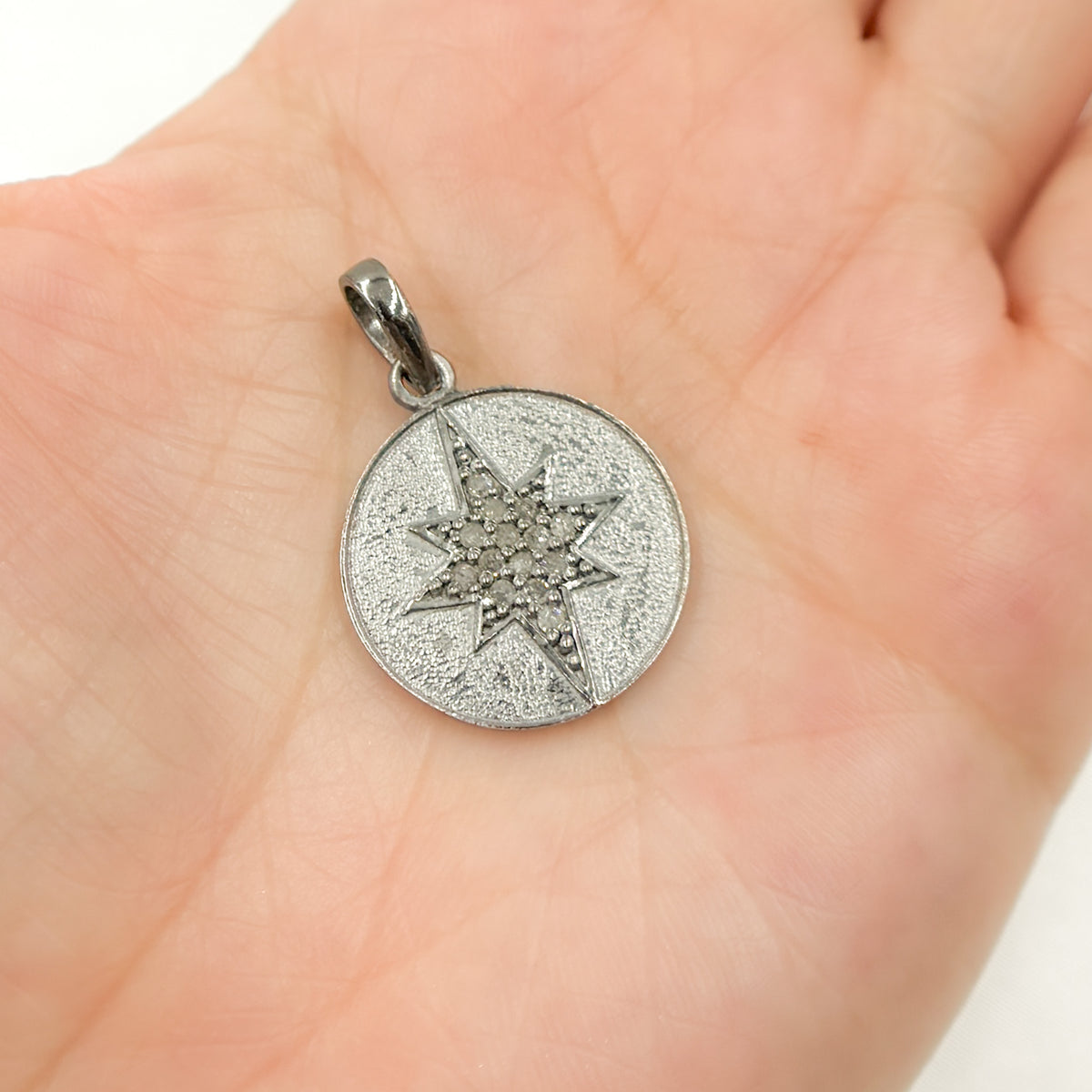 DP287. Diamond Round Star Pendant