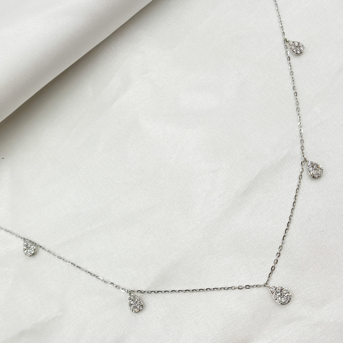 NT112825. 14K Solid Gold Diamond Drop Dangle Necklace