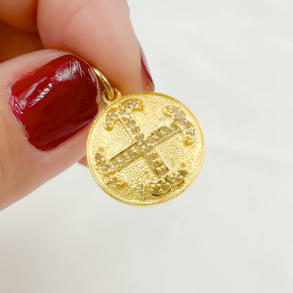 DC881. Diamond Sterling Silver Round Cross Pendant