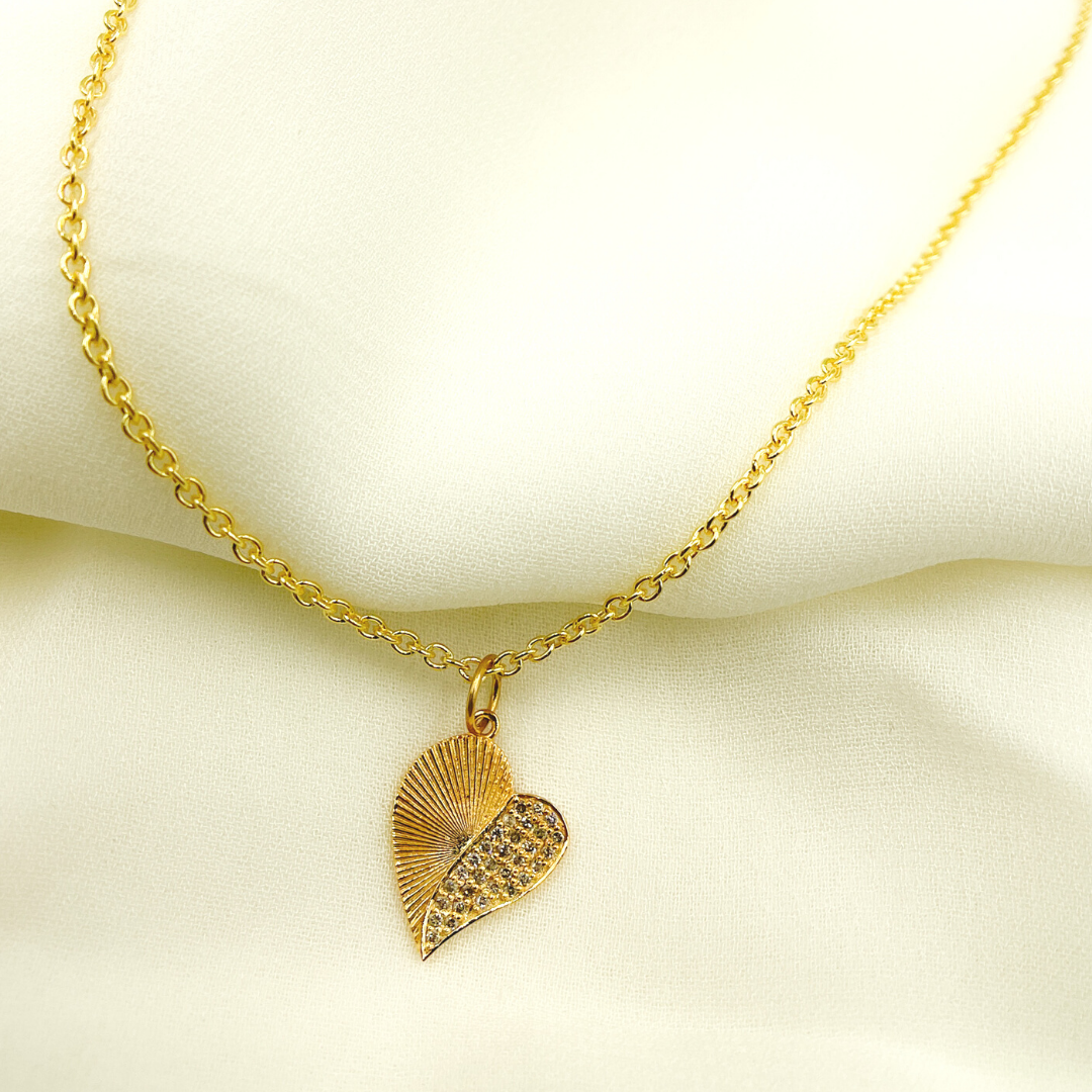 14K Gold with Diamonds Heart Shape Charm. GDP57