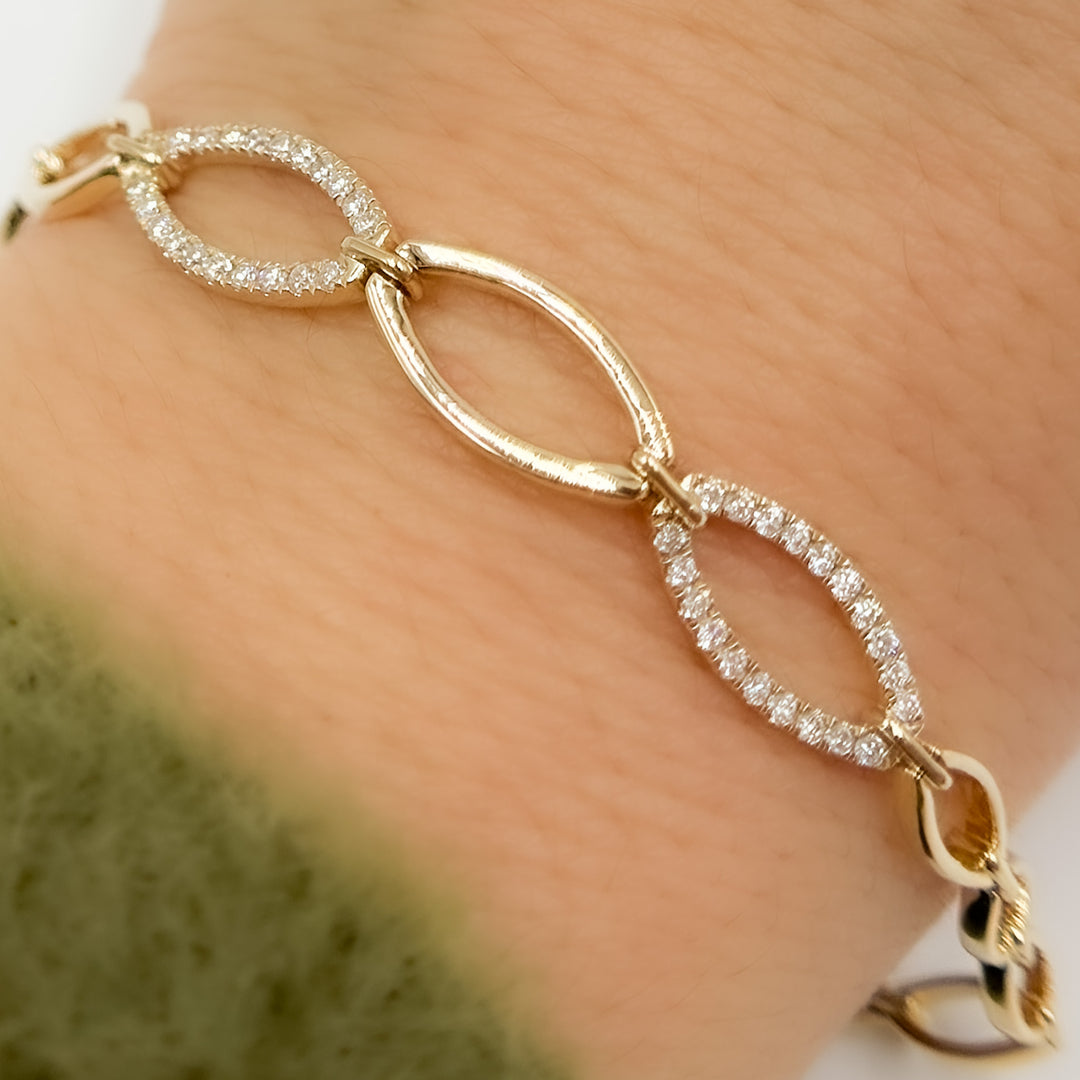 BFH61264. 14K Solid Yellow Gold Diamond Fancy Oval Bracelet