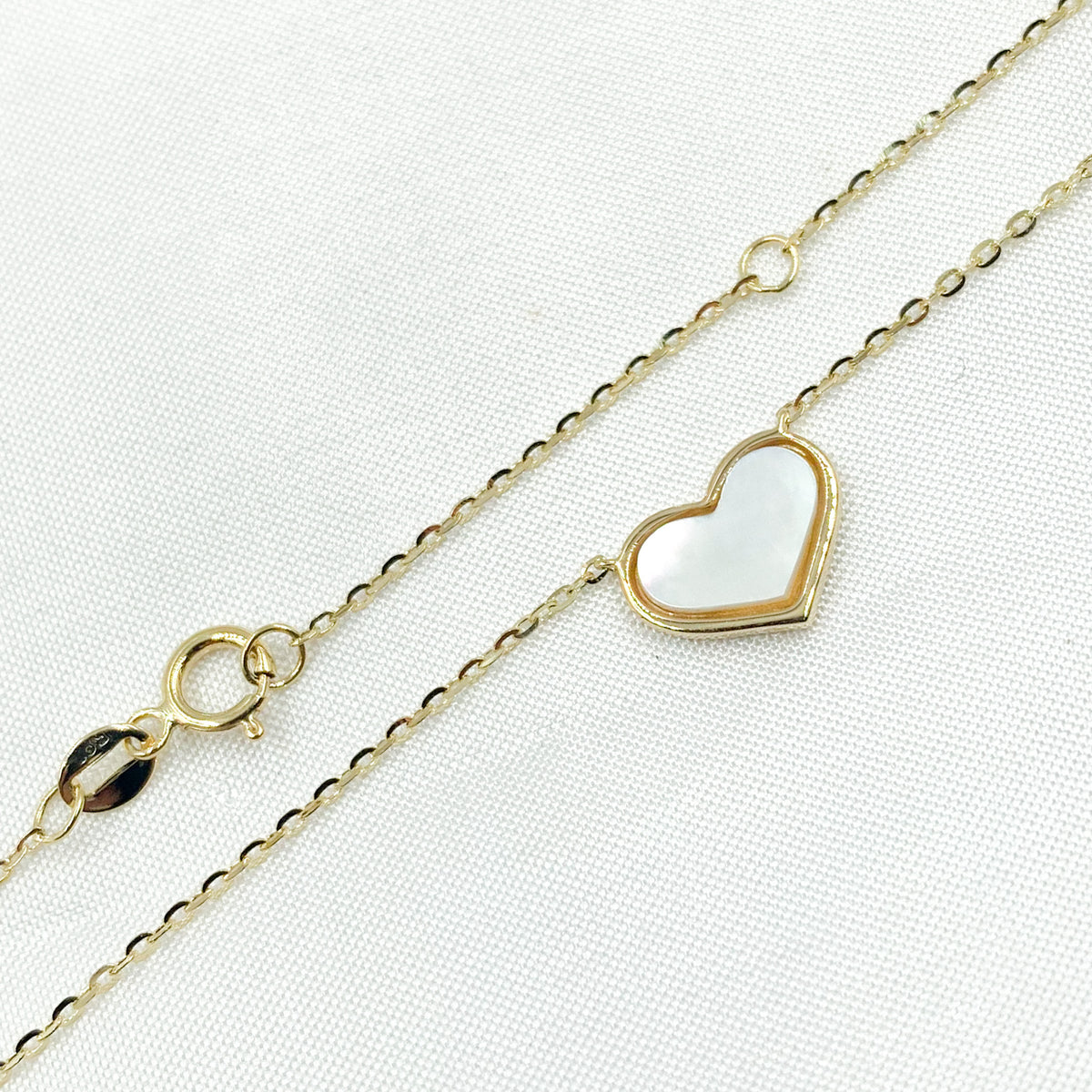 NT405812. 14K Solid Gold Mother of Pearl Heart Necklace