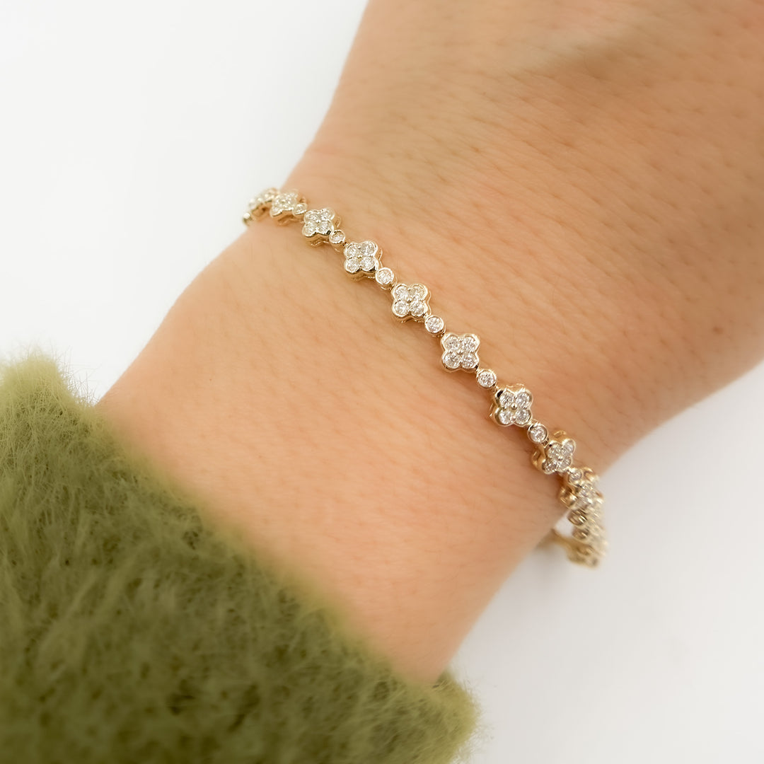 BFN61010. 14K Solid Gold Diamond Bracelet