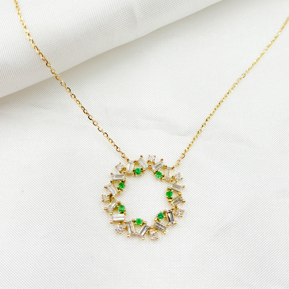 NT402348. 14K Solid Gold Diamond and Gemstone Necklace