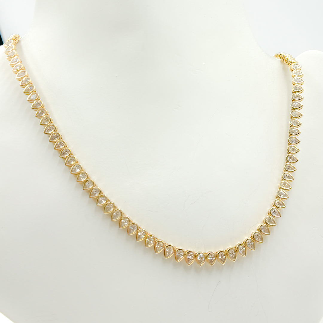 14K Solid Gold Diamond Drop Necklace. NFS71108