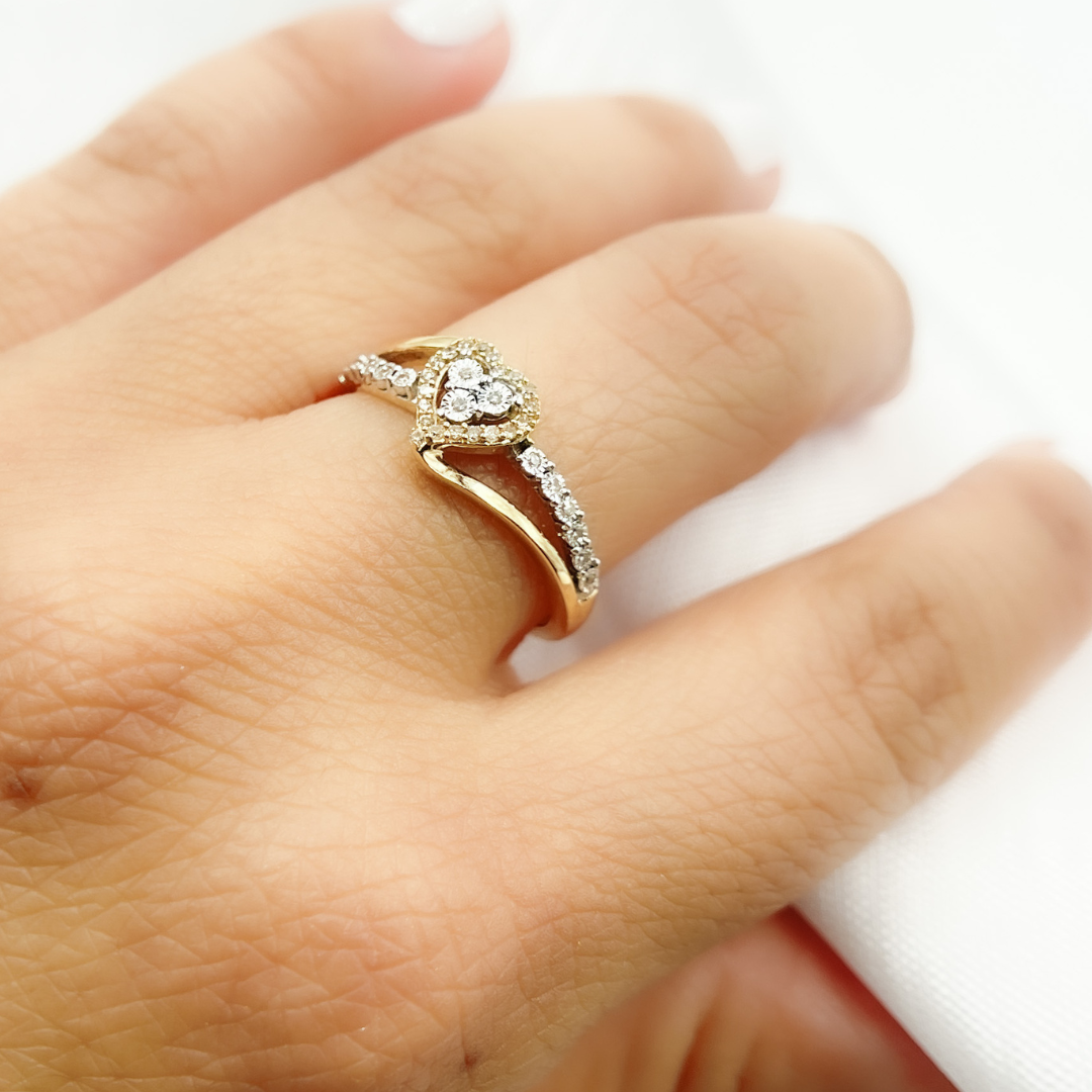 14K Solid Gold Diamond Heart Ring. RPB23608