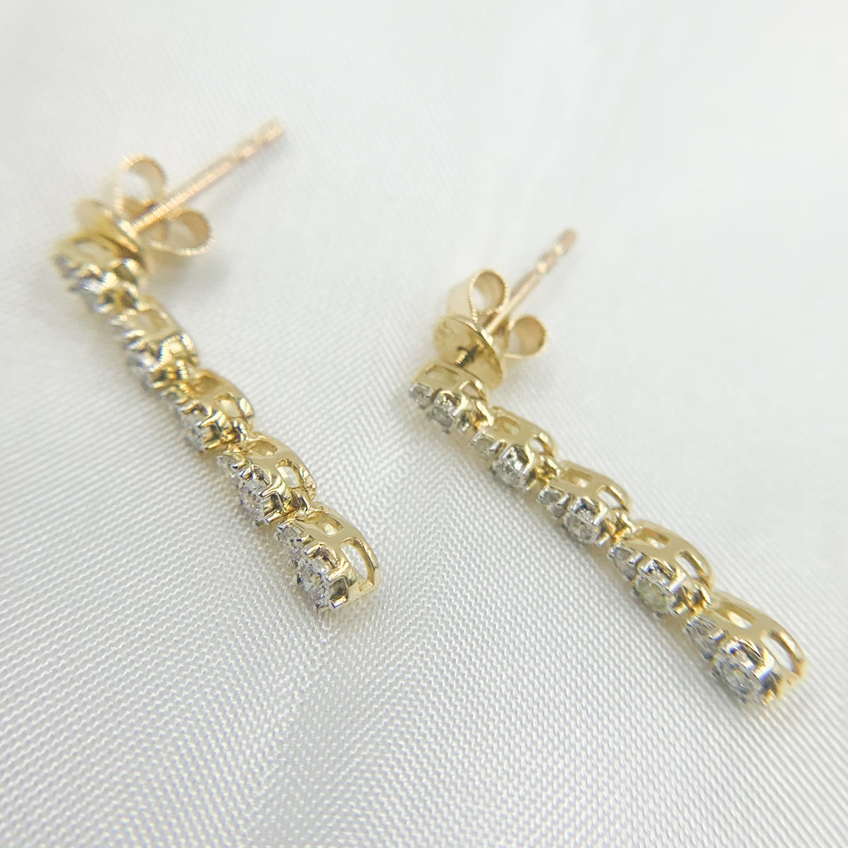 EFE51758. 14K Solid Gold and Diamonds Dangle Earrings