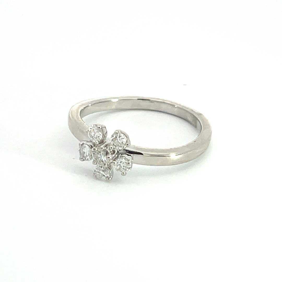 14k Solid Gold Diamond Flower Ring. RN411098