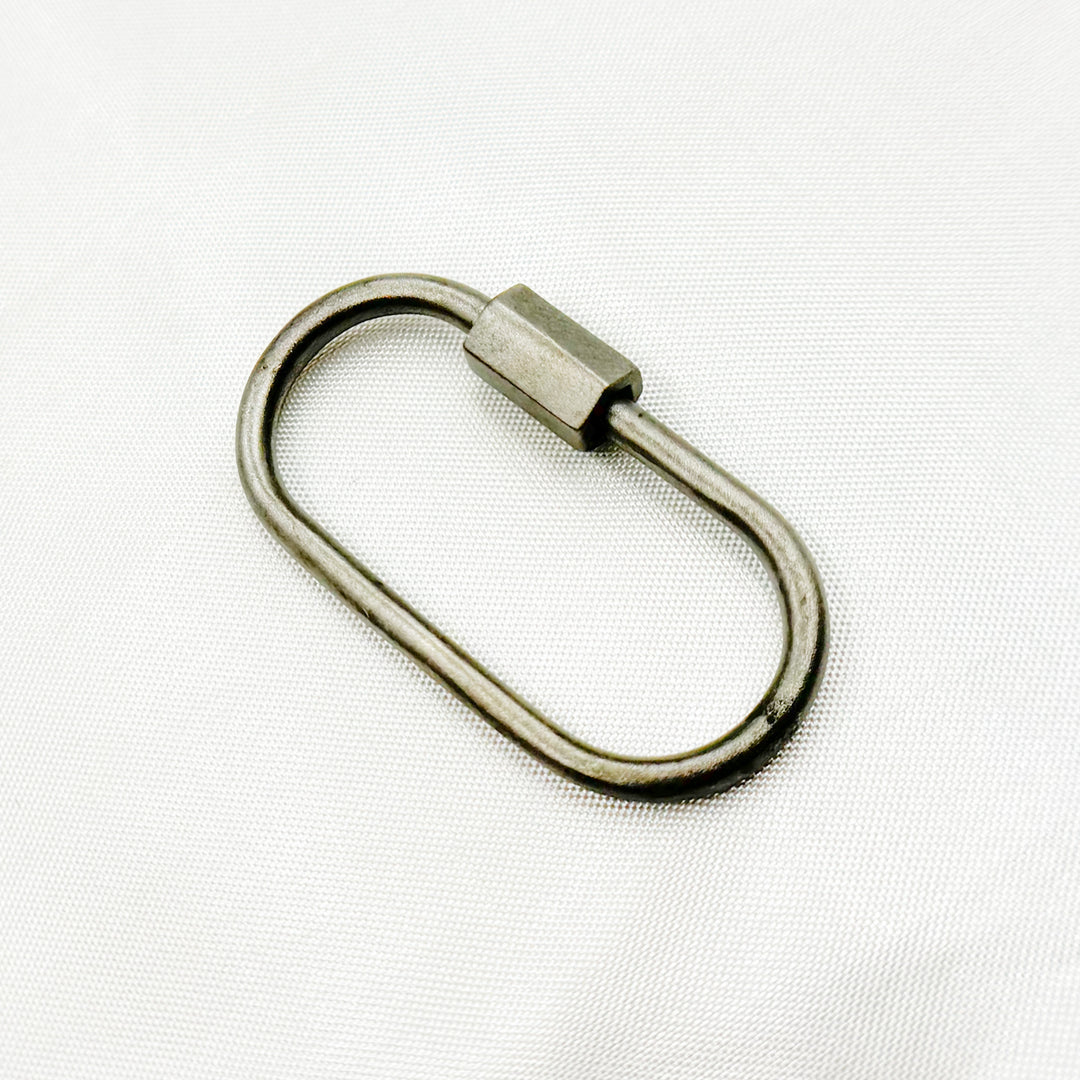 DC605M. Sterling Silver Matte Oval Screw Clasp