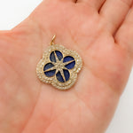 Load image into Gallery viewer, Gold Clover Pendant
