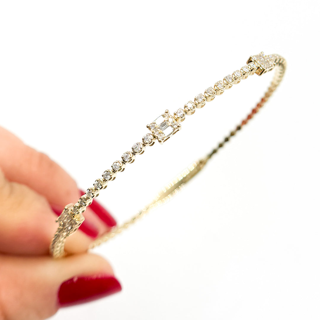 BNG68579. 14K Yellow Solid Gold Diamond Bangle