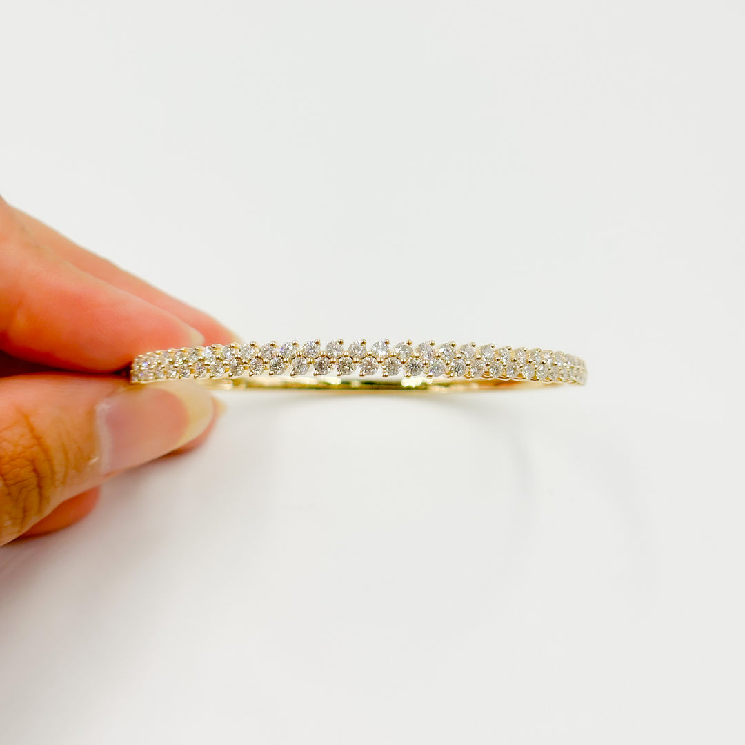 BNN68434. 14K Solid Gold Diamond Bangle