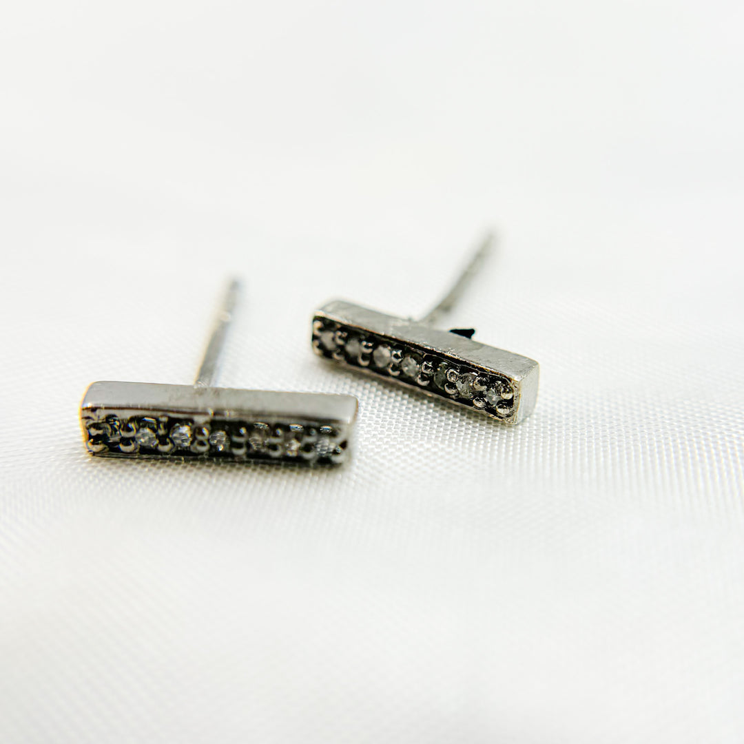 DE042. Diamond Sterling Silver Bar Studs