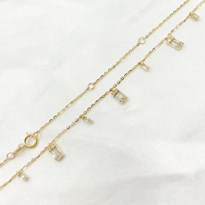 NT401827. 14K Solid Gold Diamond Dangle Necklace
