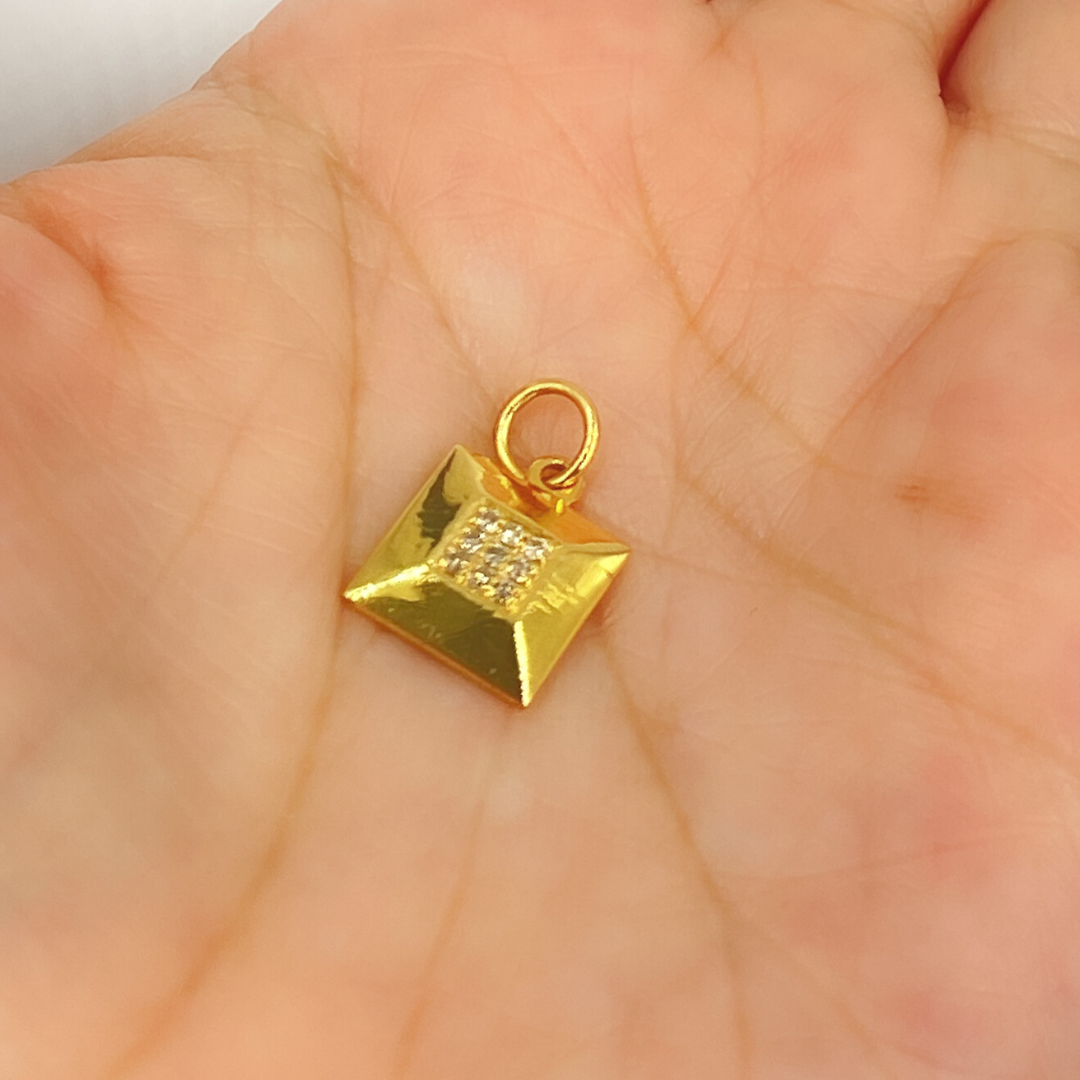 14K Solid Gold Charm. GDP143