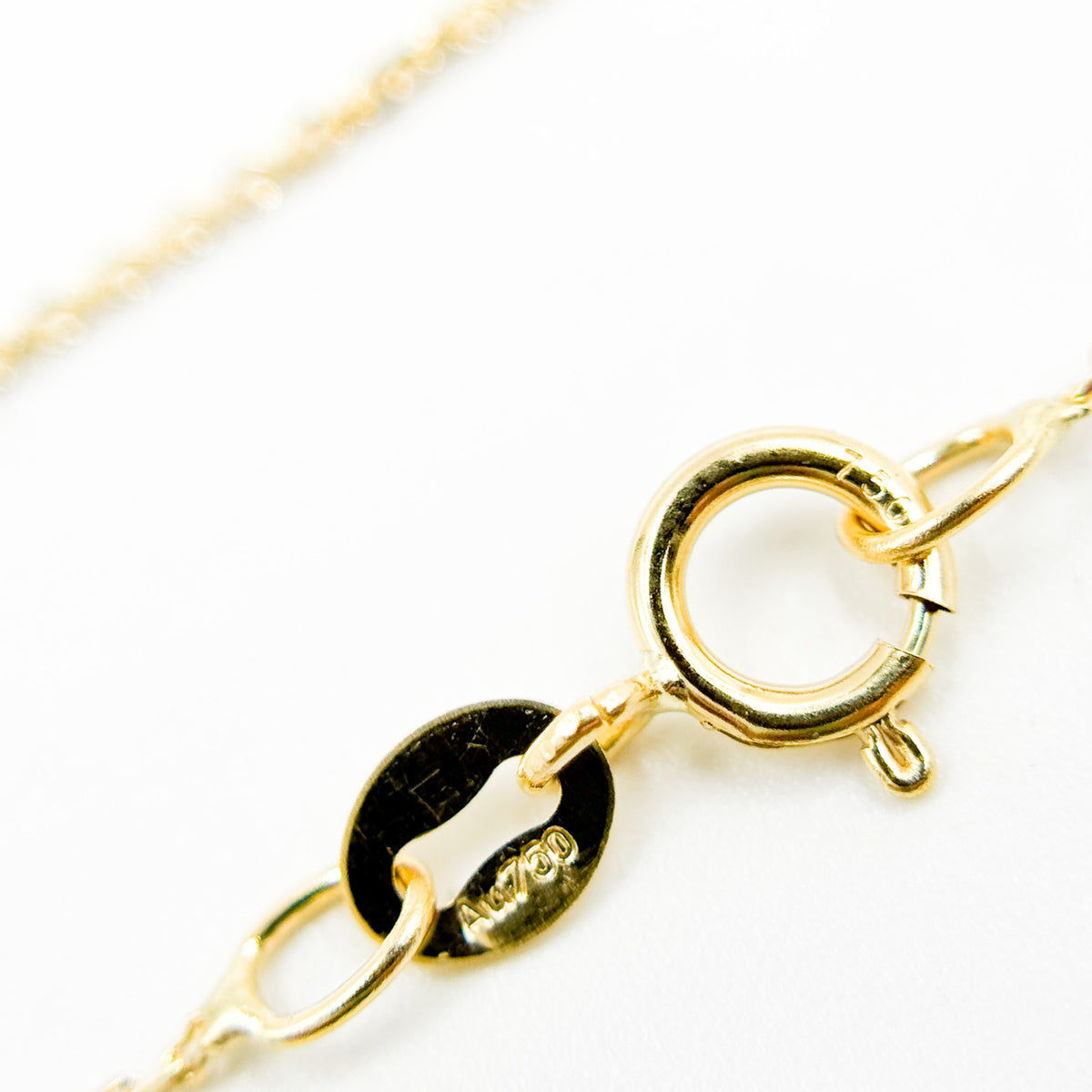 025R01T518K. 18K Solid Yellow Gold Cable Chain