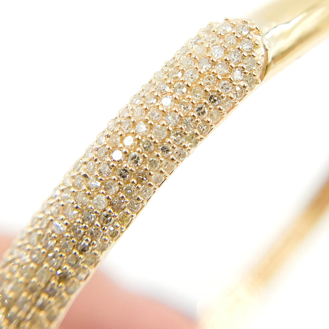 14K Solid Gold Diamonds Bangle. KG86