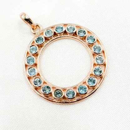 DSP040. Sterling Silver Round Pendant with Gemstone