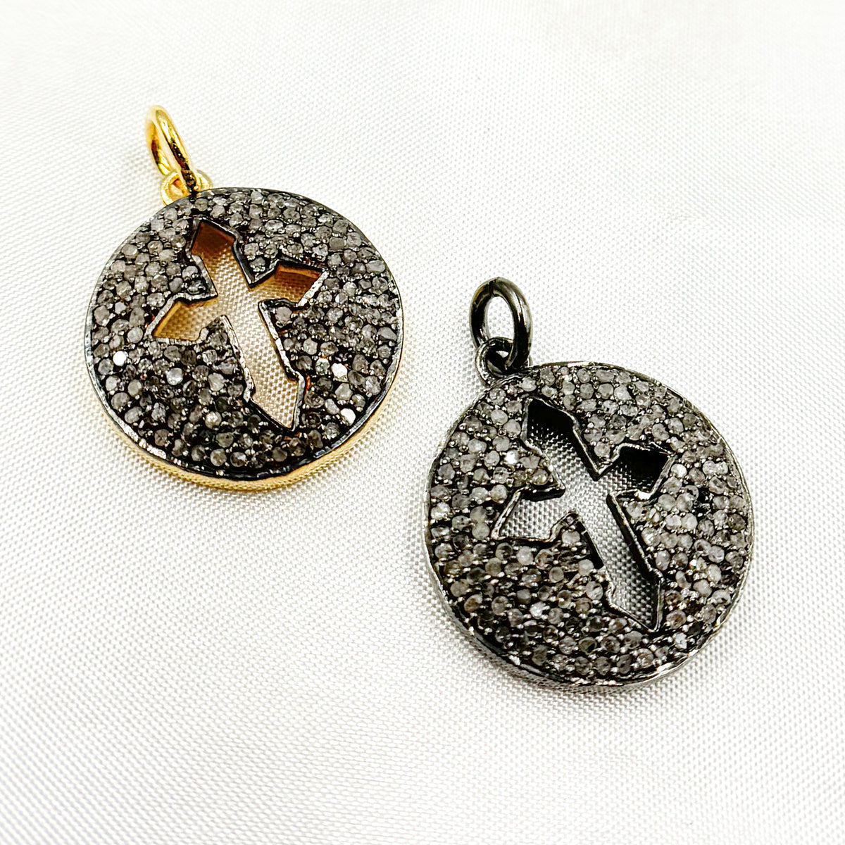 DC302. Diamond Sterling Silver Round Cross Pendant